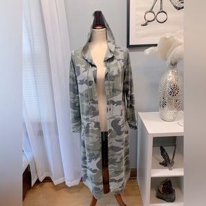 Cyrus hooded duster camo women’s size medium